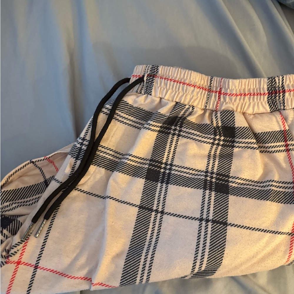 SHEIN Plaid Drawstring Pants in Black and Pink